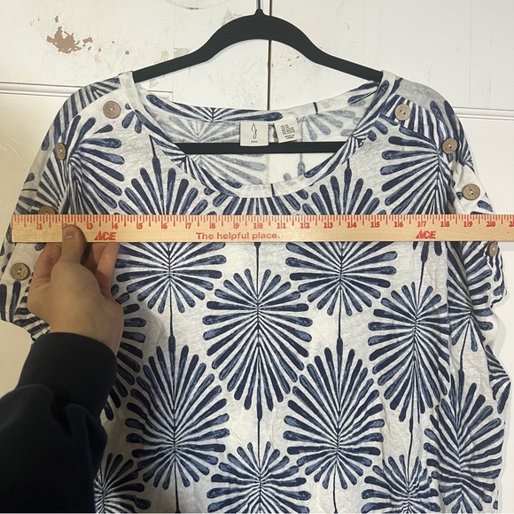 Joie Linen Short Sleeve Top Button Shoulder Blue & White Tropical Size 2X Leaf - Picture 9 of 10